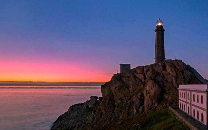 Os Faros Pisos Turisticos Arou