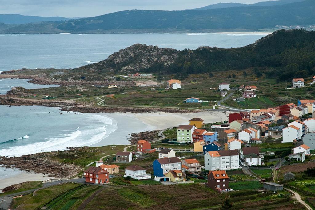 Os Faros Pisos Turisticos Apartment Arou
